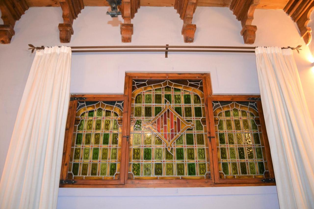 Lo Palauet De La Muralla Balaguer Exteriör bild