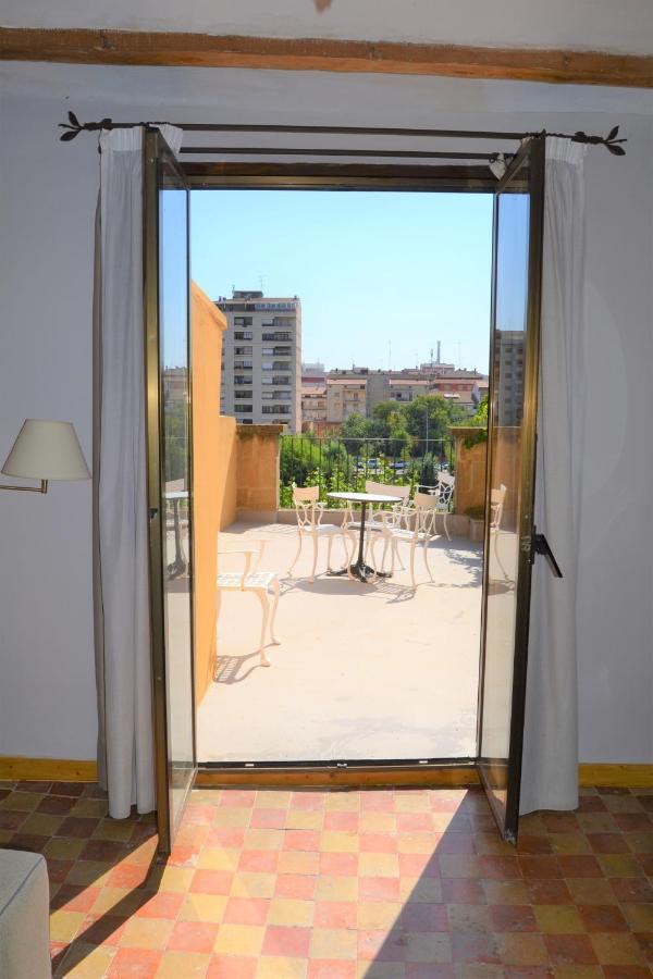 Lo Palauet De La Muralla Balaguer Exteriör bild